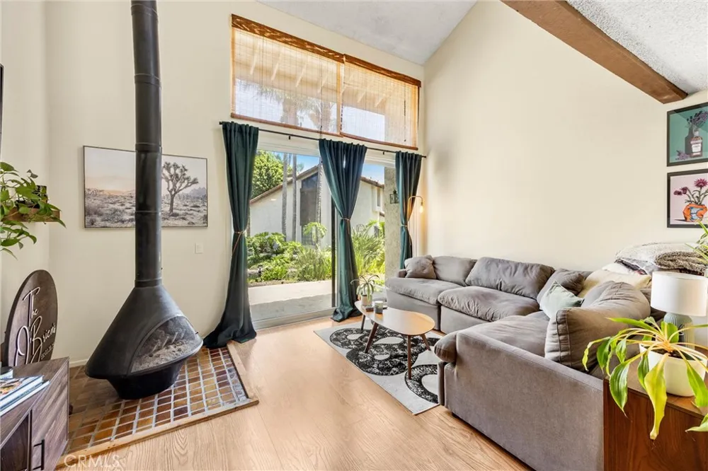 122 Kauai Placentia, CA 92870