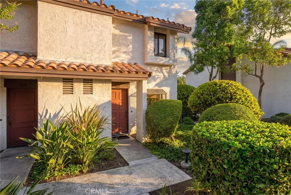 122 Kauai Placentia, CA 92870