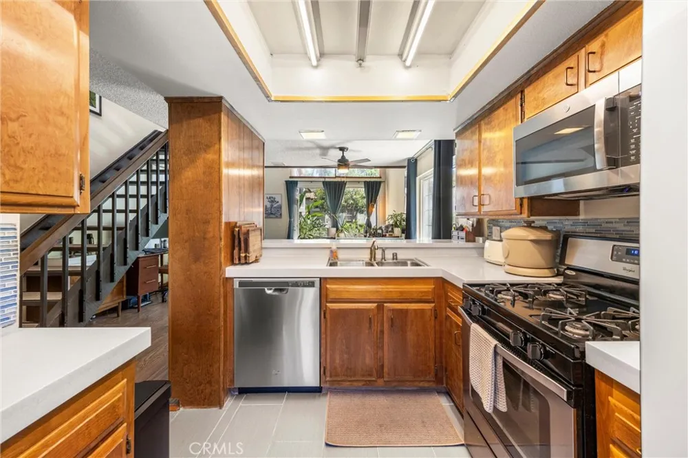 122 Kauai Placentia, CA 92870