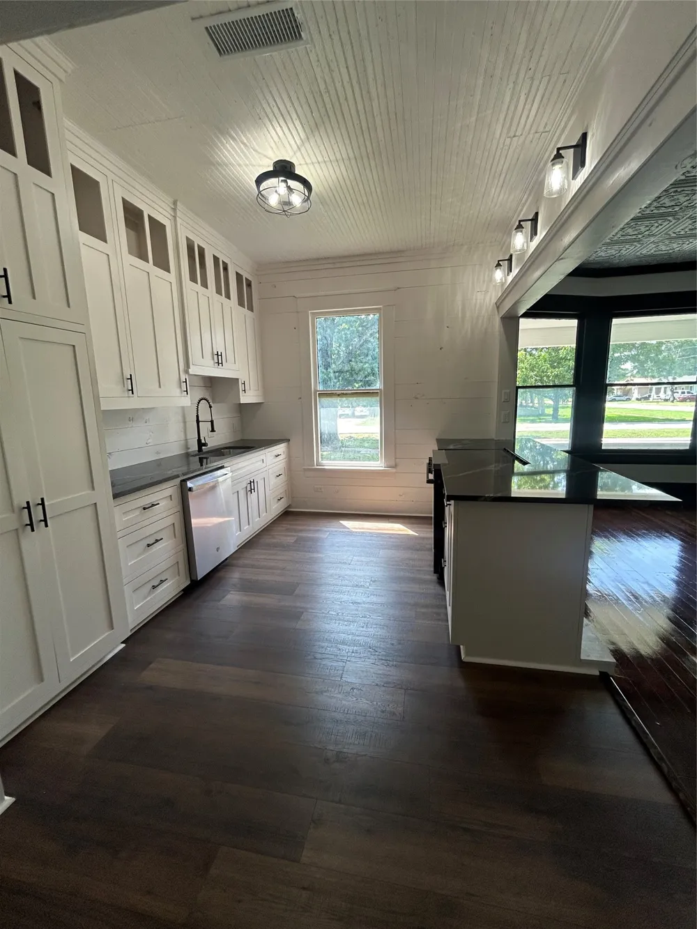 402 E Navasota Street Groesbeck, TX 76642