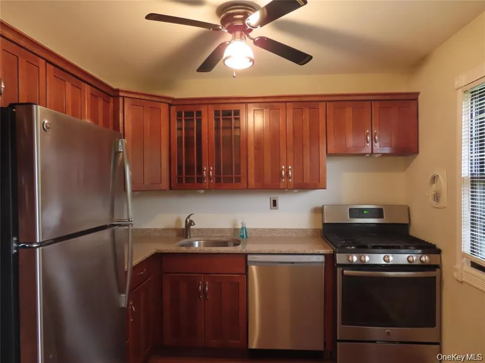 103 Mariners Way Copiague, NY 11726