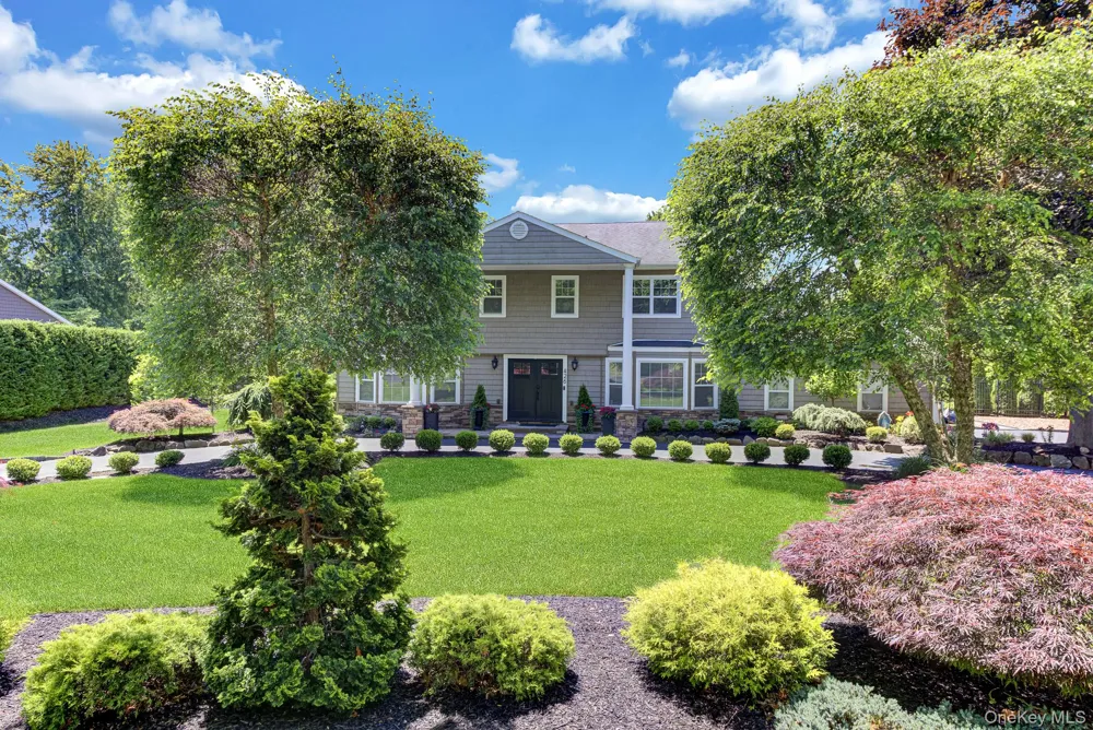 426 Wolf Hill Road Dix Hills, NY 11746