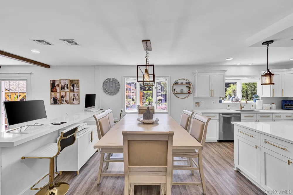 426 Wolf Hill Road Dix Hills, NY 11746
