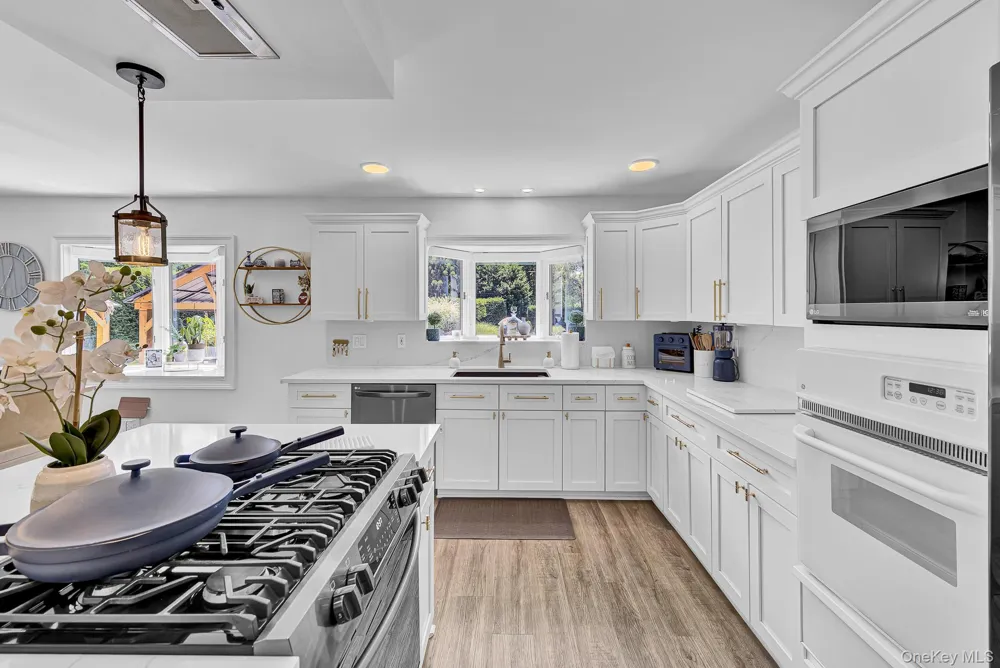 426 Wolf Hill Road Dix Hills, NY 11746