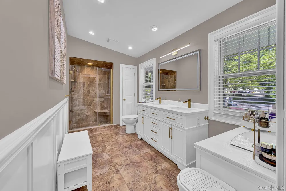 426 Wolf Hill Road Dix Hills, NY 11746