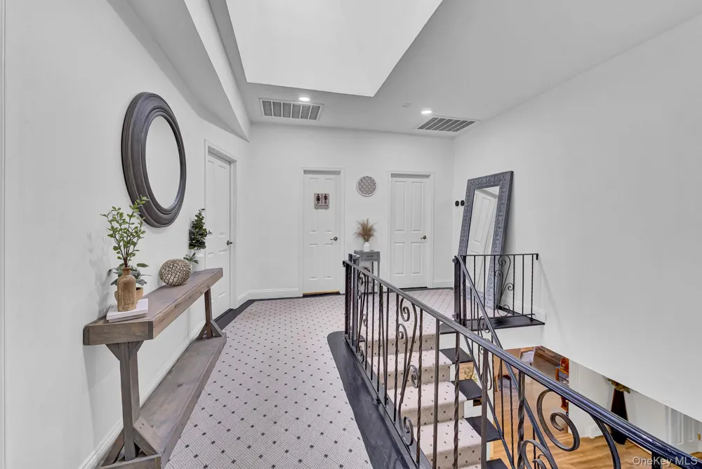 426 Wolf Hill Road Dix Hills, NY 11746
