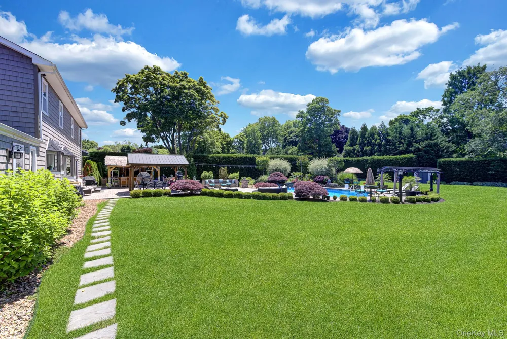 426 Wolf Hill Road Dix Hills, NY 11746