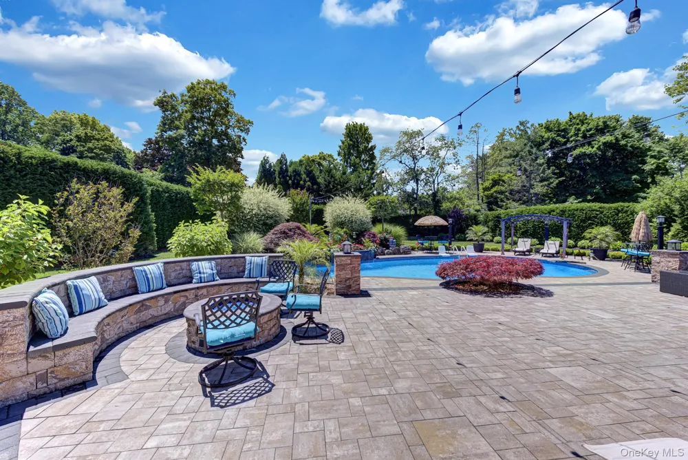 426 Wolf Hill Road Dix Hills, NY 11746