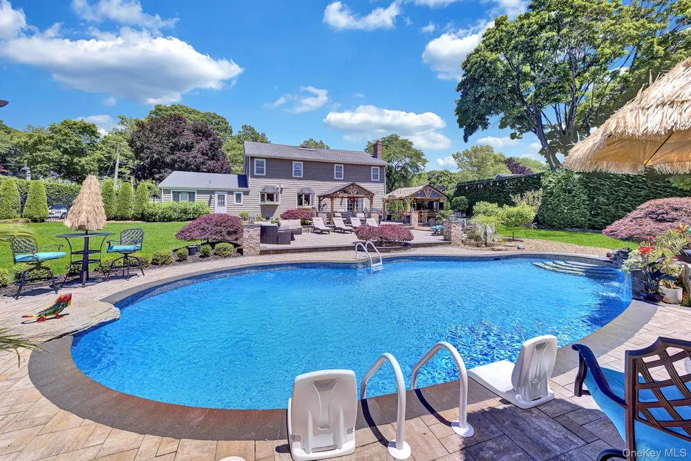 426 Wolf Hill Road Dix Hills, NY 11746