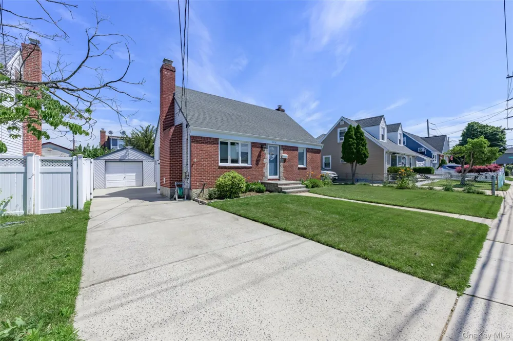 1316 Telegram Avenue Elmont, NY 11003