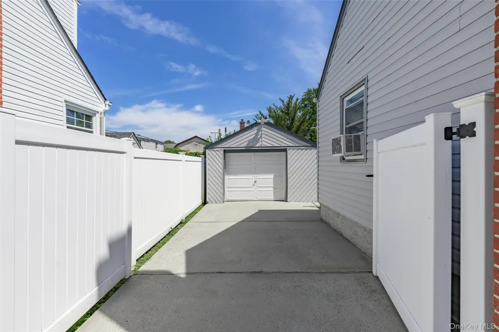 1316 Telegram Avenue Elmont, NY 11003