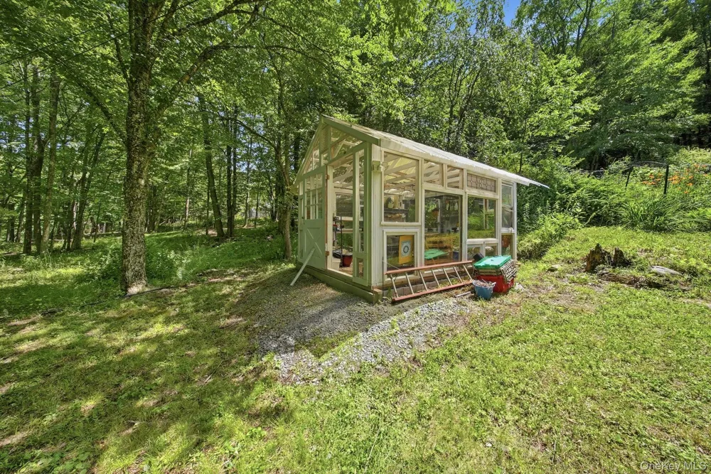 10 Church Road Mountain Dale, NY 12763