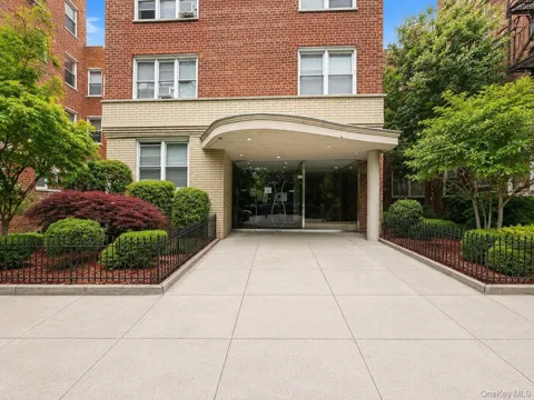 4295 Webster Avenue #2D