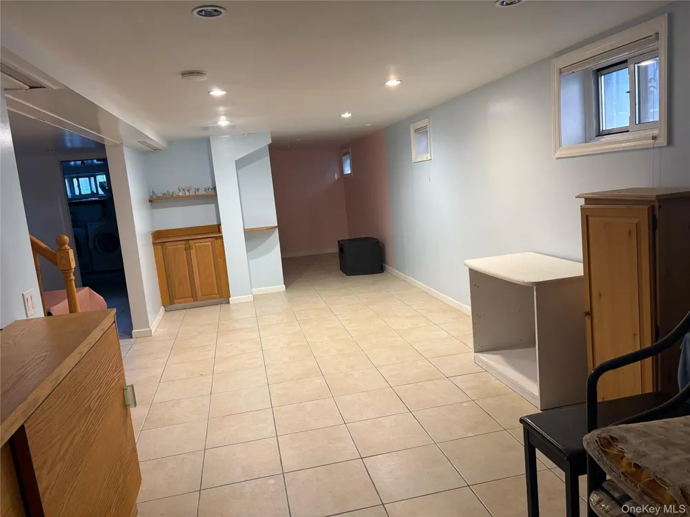 6911 180th Street Fresh Meadows, NY 11365