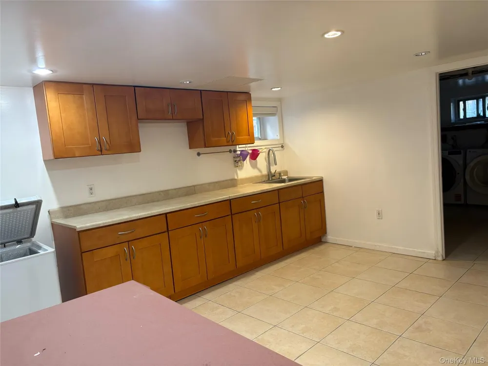 6911 180th Street Fresh Meadows, NY 11365