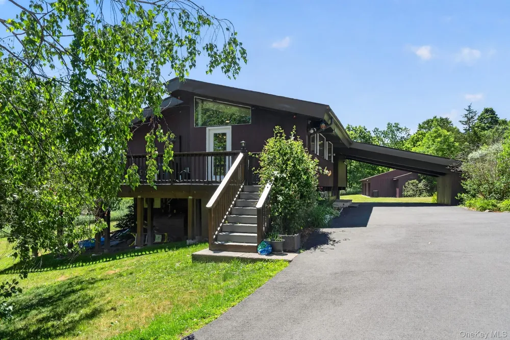 424 Laroe Road Chester, NY 10918