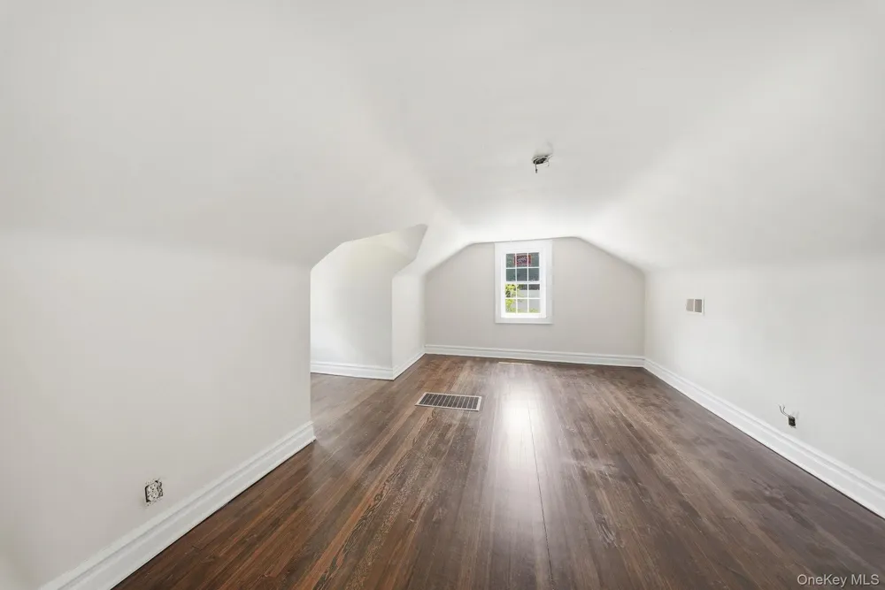 810 Benton Hollow Road Woodbourne, NY 12788