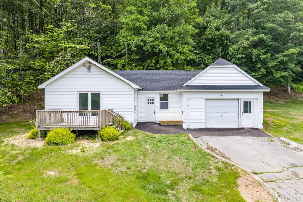 810 Benton Hollow Road Woodbourne, NY 12788