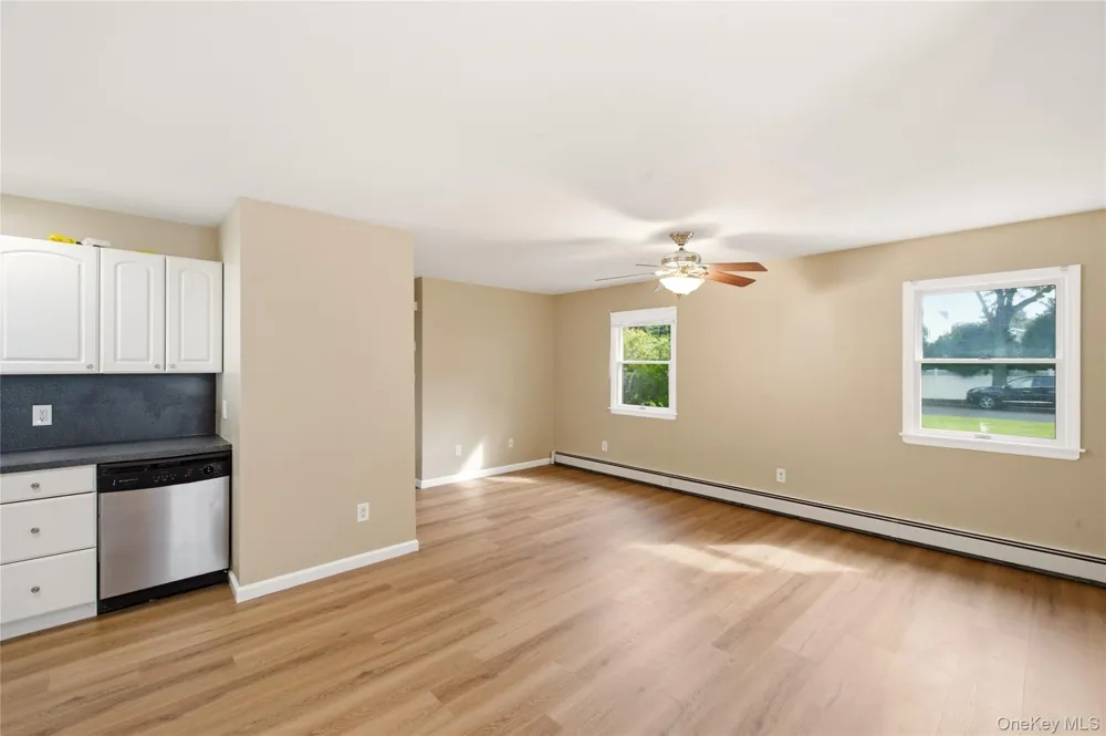 34 MARKWOOD LANE East Northport, NY 11731