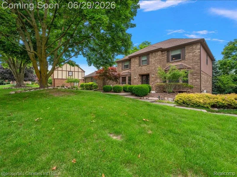 38696 Wakefield Court Northville City, MI 48167