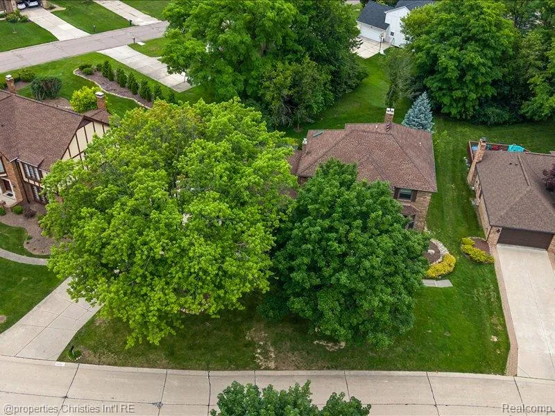 38696 Wakefield Court Northville City, MI 48167