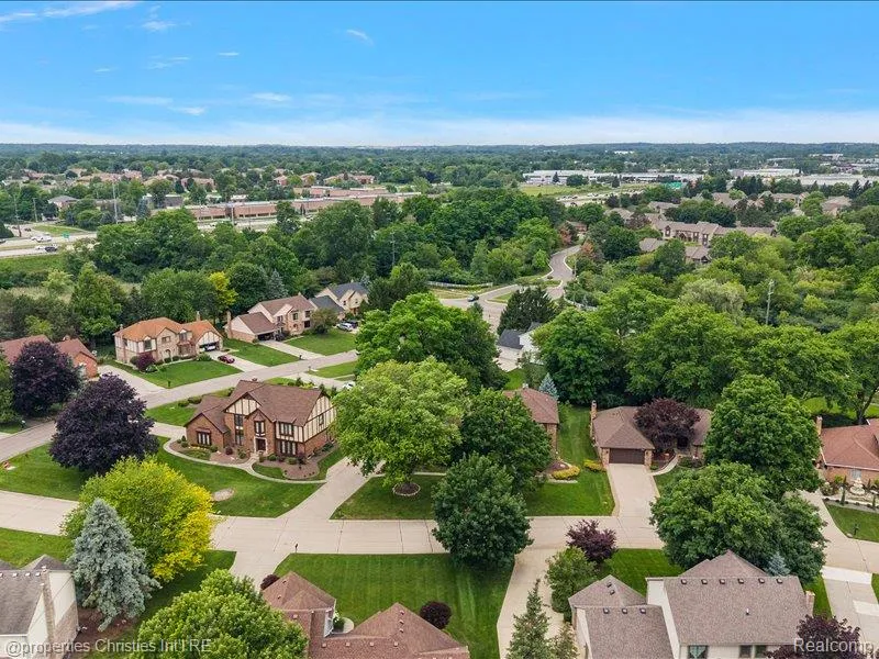38696 Wakefield Court Northville City, MI 48167
