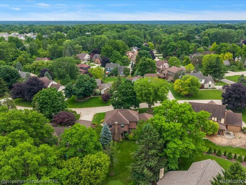 38696 Wakefield Court Northville City, MI 48167