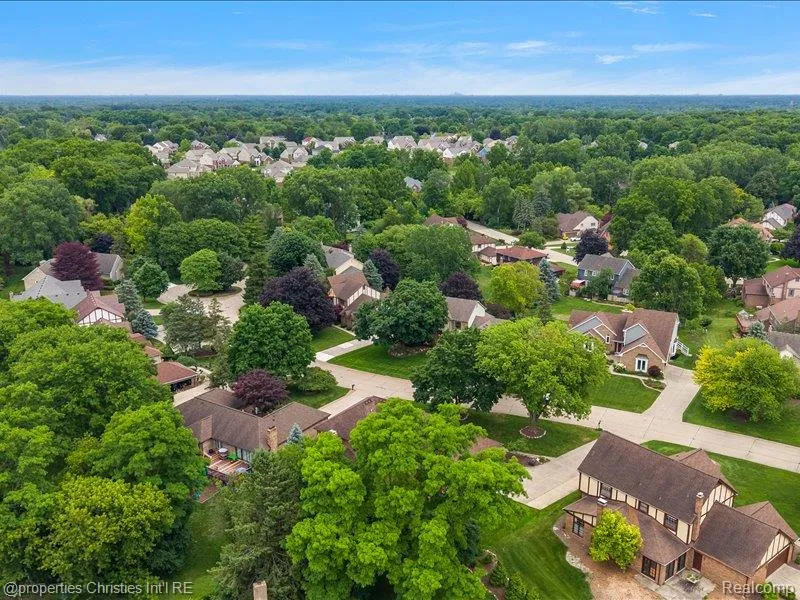 38696 Wakefield Court Northville City, MI 48167