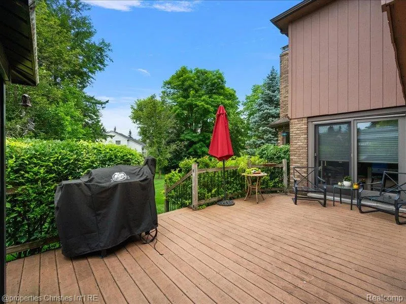 38696 Wakefield Court Northville City, MI 48167