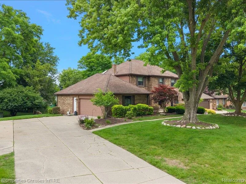 38696 Wakefield Court Northville City, MI 48167