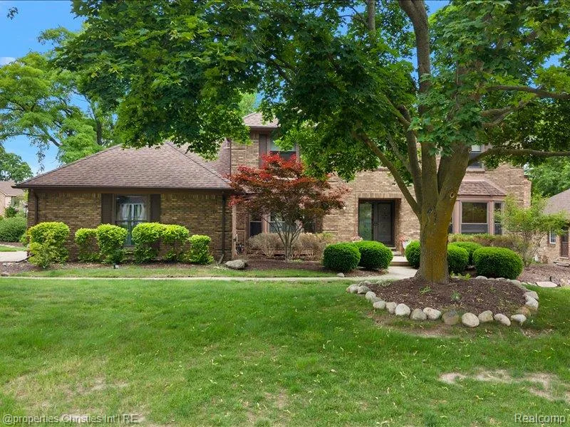 38696 Wakefield Court Northville City, MI 48167