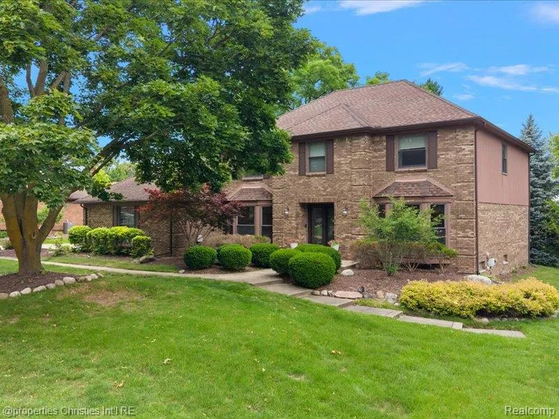 38696 Wakefield Court Northville City, MI 48167