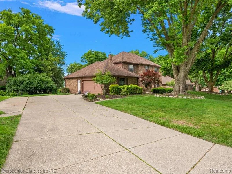 38696 Wakefield Court Northville City, MI 48167