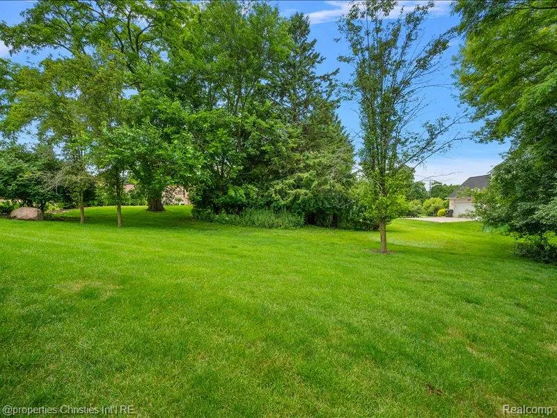 38696 Wakefield Court Northville City, MI 48167