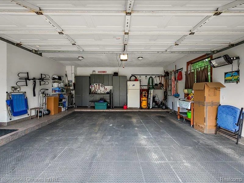 38696 Wakefield Court Northville City, MI 48167