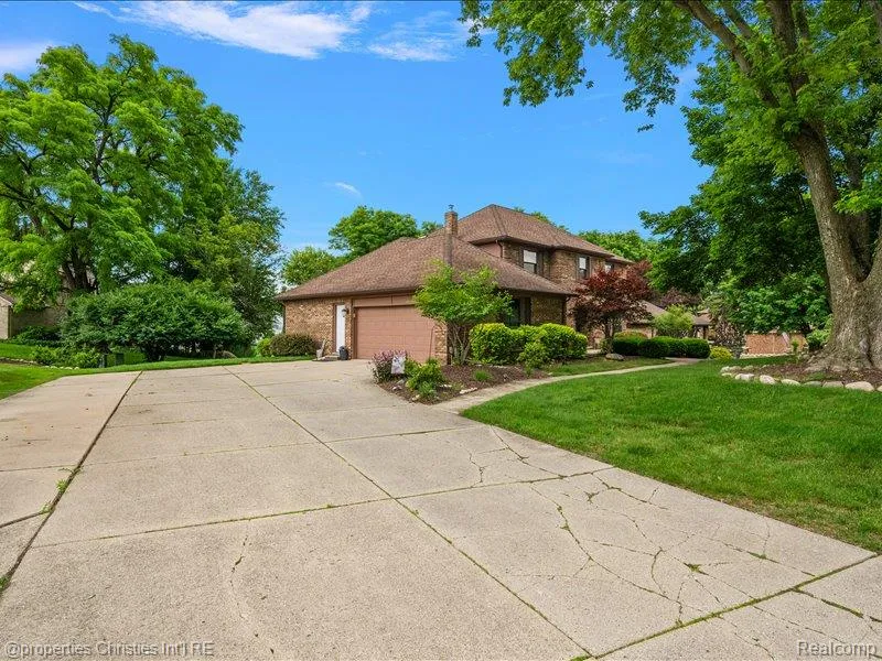 38696 Wakefield Court Northville City, MI 48167