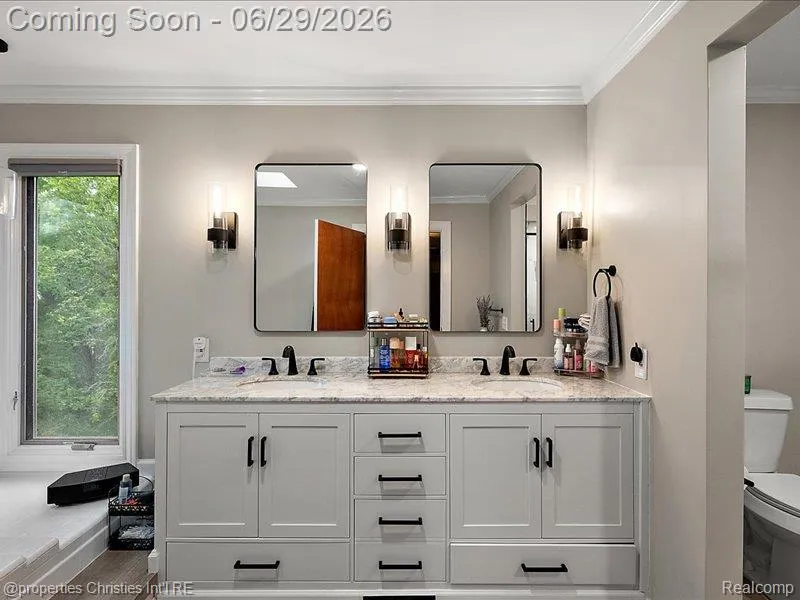 38696 Wakefield Court Northville City, MI 48167