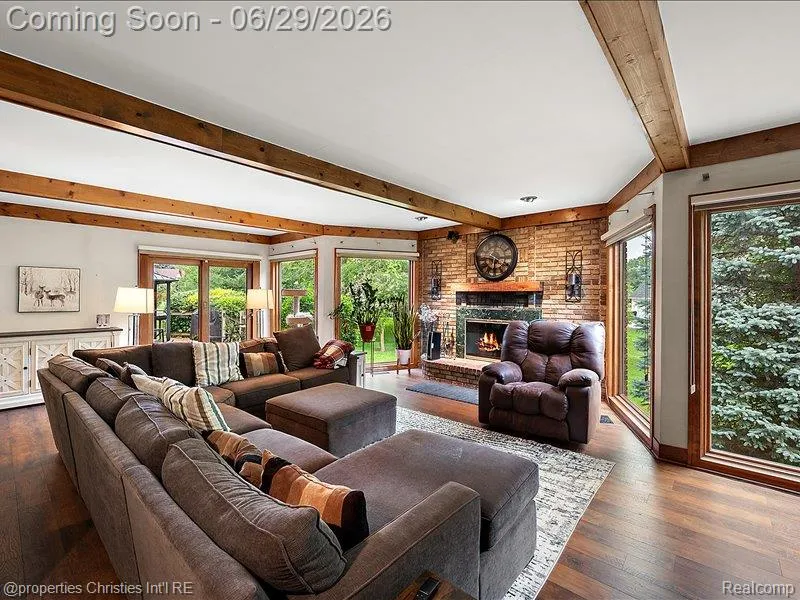 38696 Wakefield Court Northville City, MI 48167