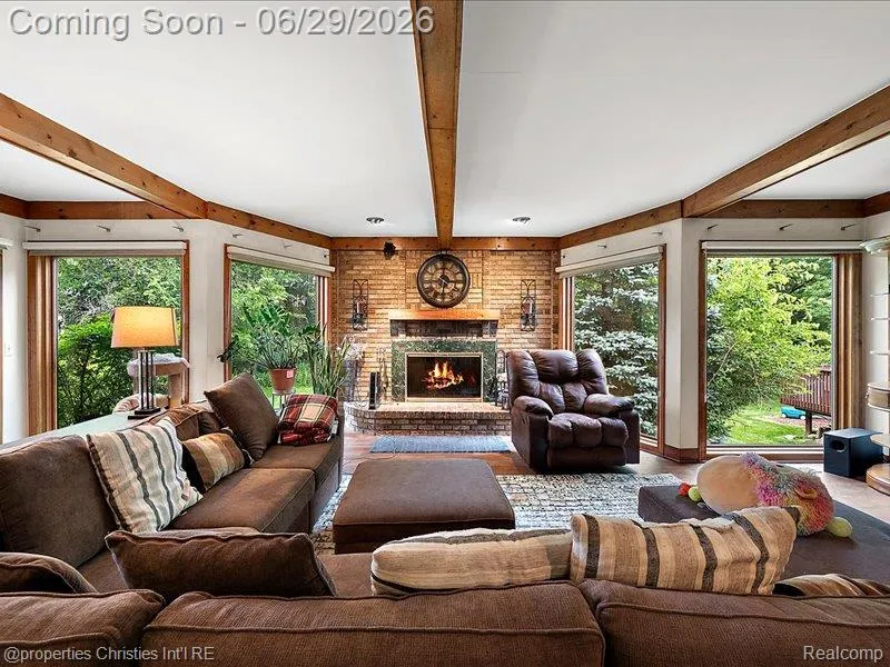 38696 Wakefield Court Northville City, MI 48167
