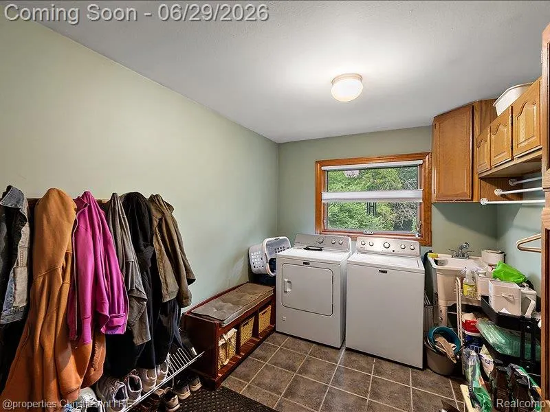 38696 Wakefield Court Northville City, MI 48167