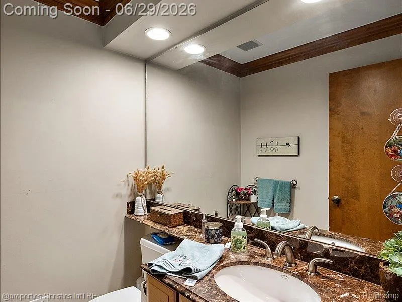38696 Wakefield Court Northville City, MI 48167