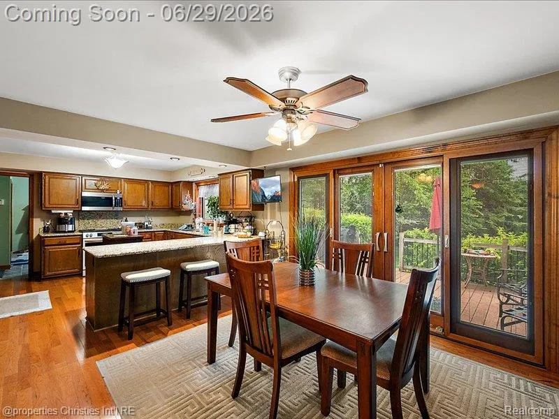 38696 Wakefield Court Northville City, MI 48167