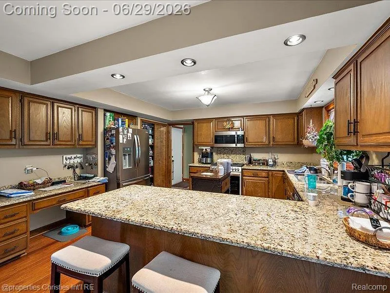 38696 Wakefield Court Northville City, MI 48167