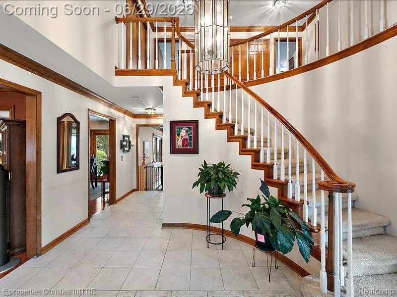 38696 Wakefield Court Northville City, MI 48167