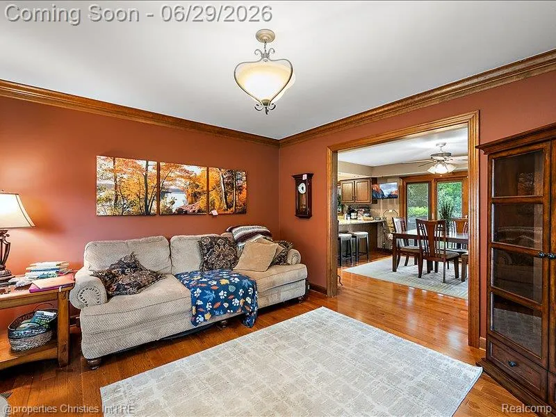 38696 Wakefield Court Northville City, MI 48167