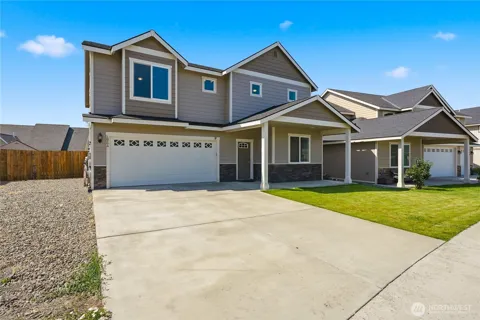 1904 W Sunnyview Lane