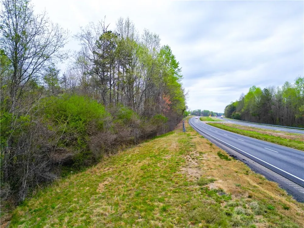 5457 Cornelia Highway Alto, GA 30510