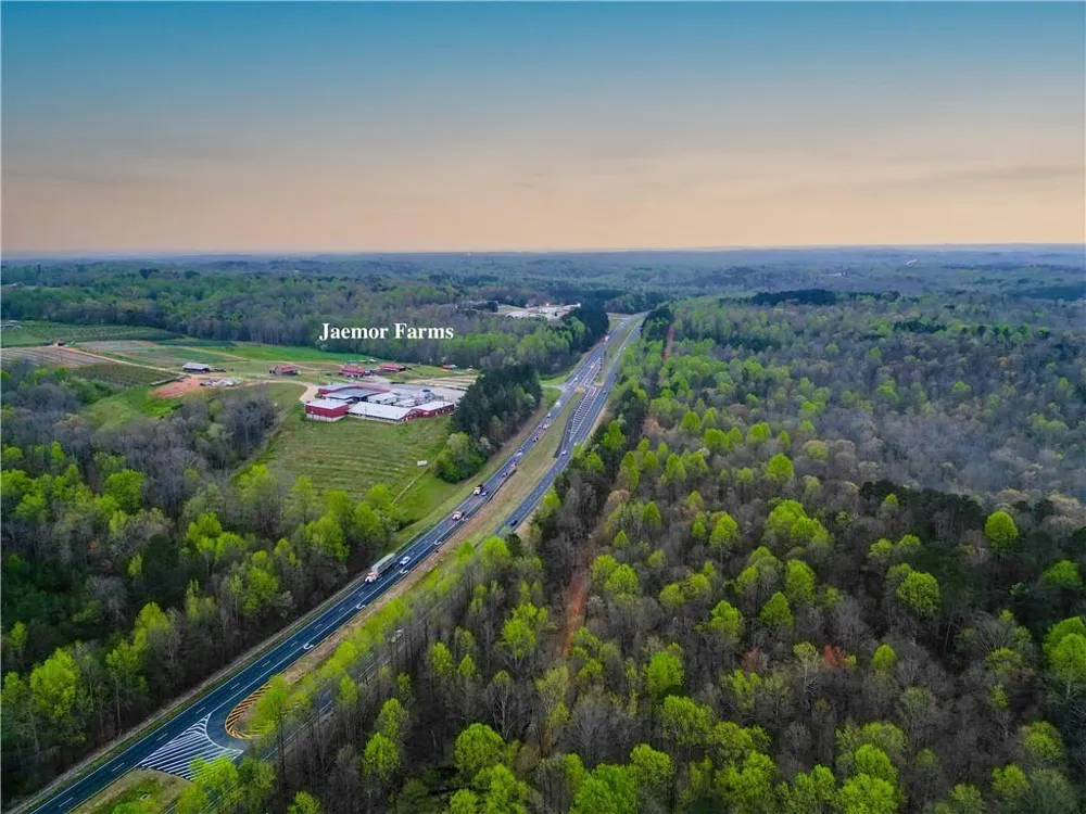 5457 Cornelia Highway Alto, GA 30510