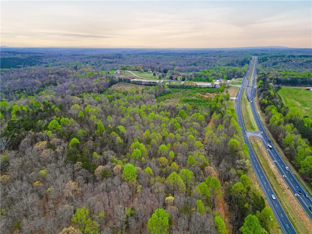 5457 Cornelia Highway Alto, GA 30510