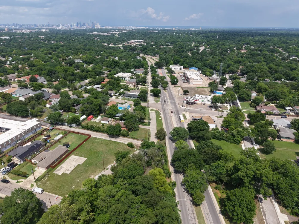 11 W Higgins Boulevard Cockrell Hill, TX 75211